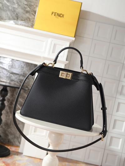 フェンディバッグ側面デザイン